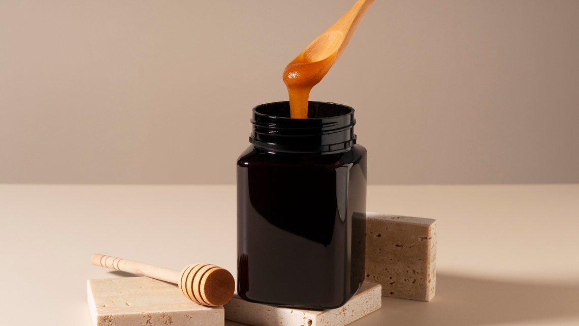 Manuka Honey May Help You Avoid Respiratory Viruses This Cold and Flu Season