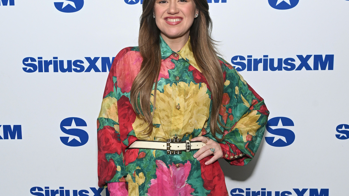 Brooklyn Store Directly Responds to Kelly Clarkson's 'Pretty Woman' Claim 