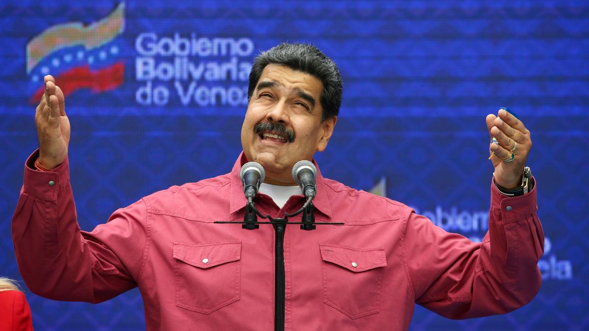 Venezuela’s Nicolas Maduro talking to journalists in Caracas in 2020.