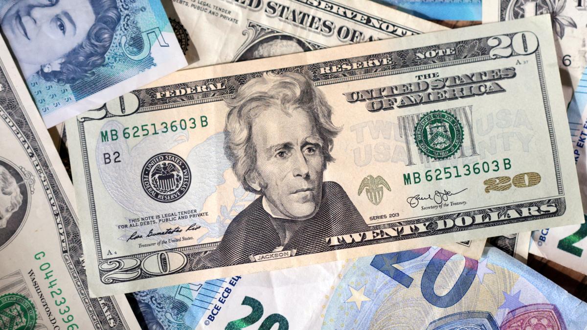 FILE PHOTO: U.S. dollar, Euro and Pound banknotes are seen in this illustration taken May 4, 2025. REUTERS/Dado Ruvic/Illustration/File Photo