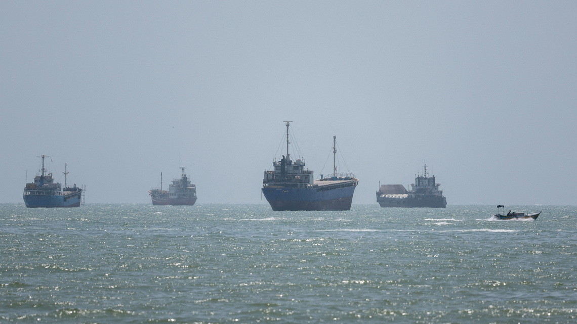 Iran and Oman reach agreements on share of Hormuz and revenues, Revolutionary Guards say 