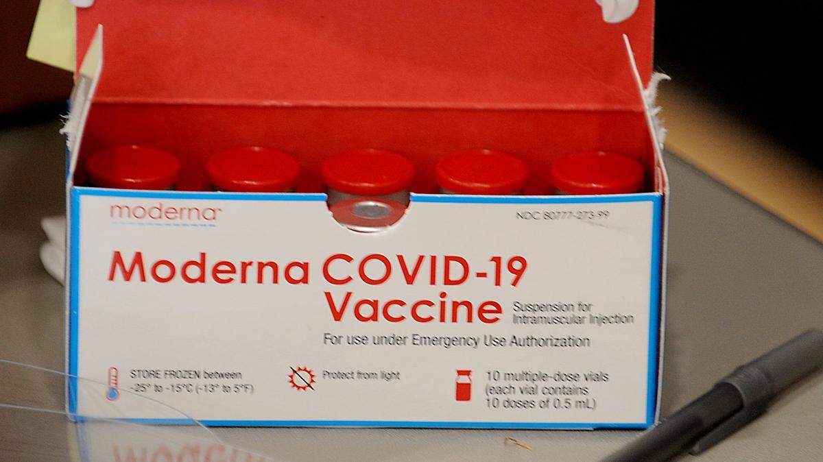 A lawsuit filed by six leading medical organizations seeks to restore COVID-19 vaccines to the list of recommended immunizations for healthy children and pregnant women.