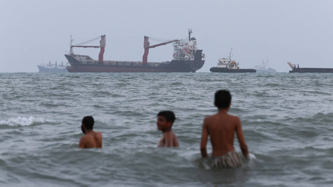 Oman and Iran are talking about reopening the Strait of Hormuz 