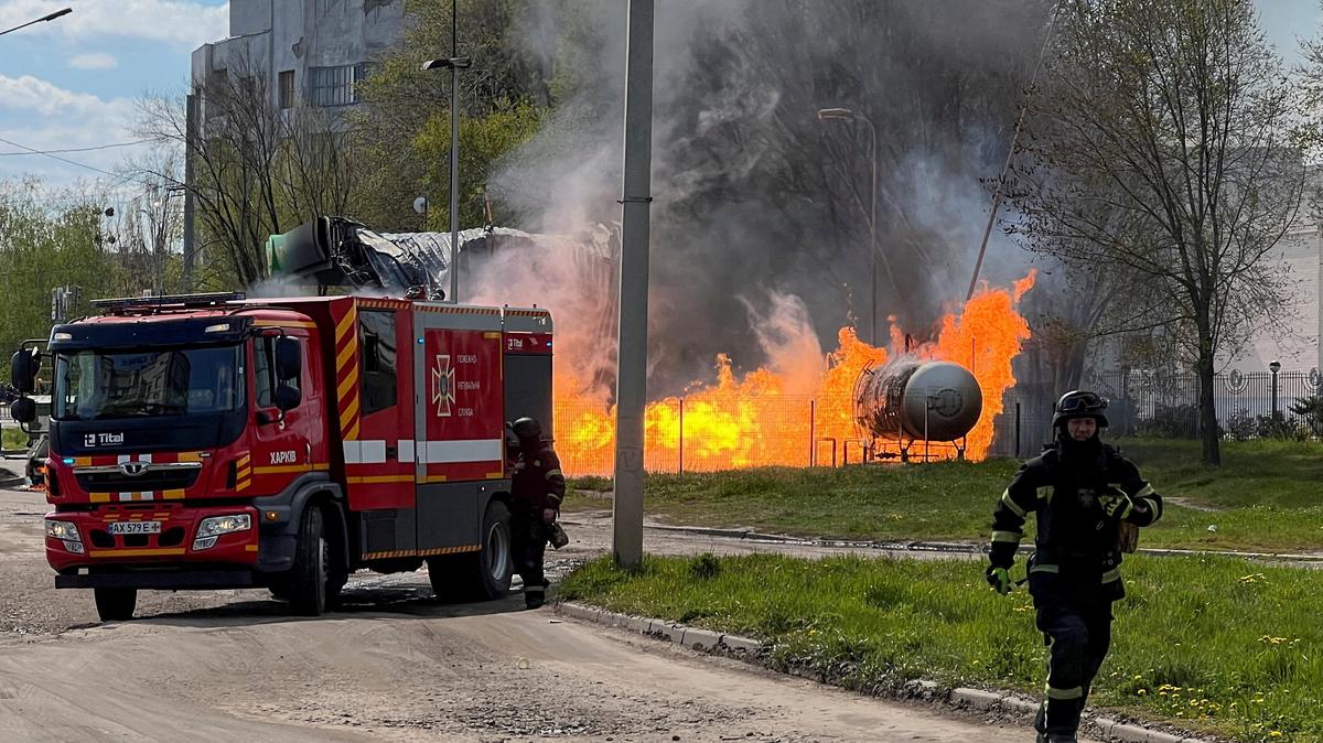Firefighters arrive to the site of a fuel station which was hit by a Russian drone strike, amid Russia's attack on Ukraine, in Kharkiv, Ukraine May 2, 2026. Picture taken with a mobile phone. REUTERS/Volodymyr Pavlov