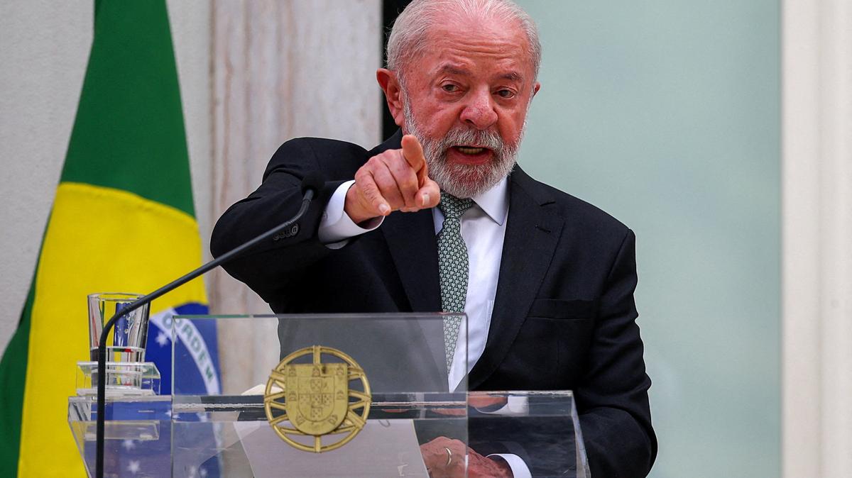 FILE PHOTO: Brazil's President Luiz Inacio Lula da Silva at Sao Bento Palace in Lisbon, Portugal, April 21, 2026. REUTERS/Pedro Nunes/File Photo