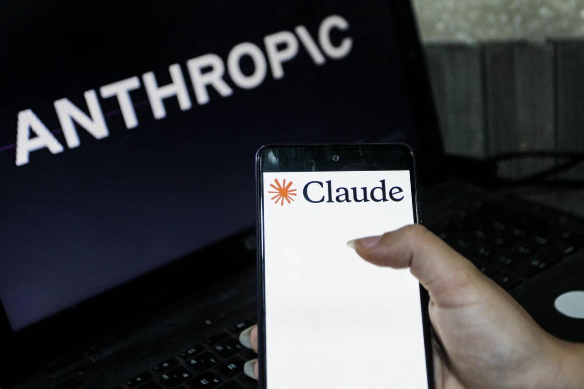  Anthropic raises $65B in Series H funding and launches Claude Opus 4.8. 
