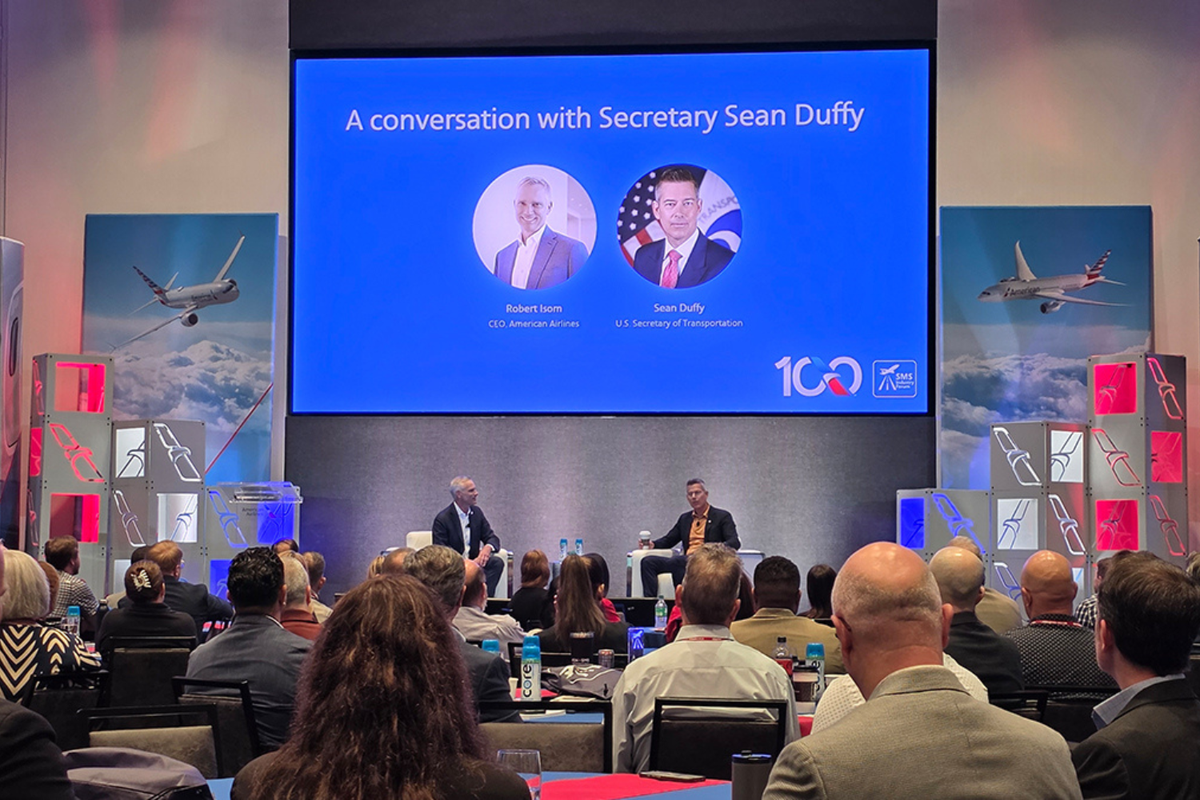 American Airlines CEO Robert Isom and U.S. Transportation Secretary Sean Duffy during a fireside chat at the 11th annual Safety Management System (SMS) Industry Forum on April 29, 2026. 