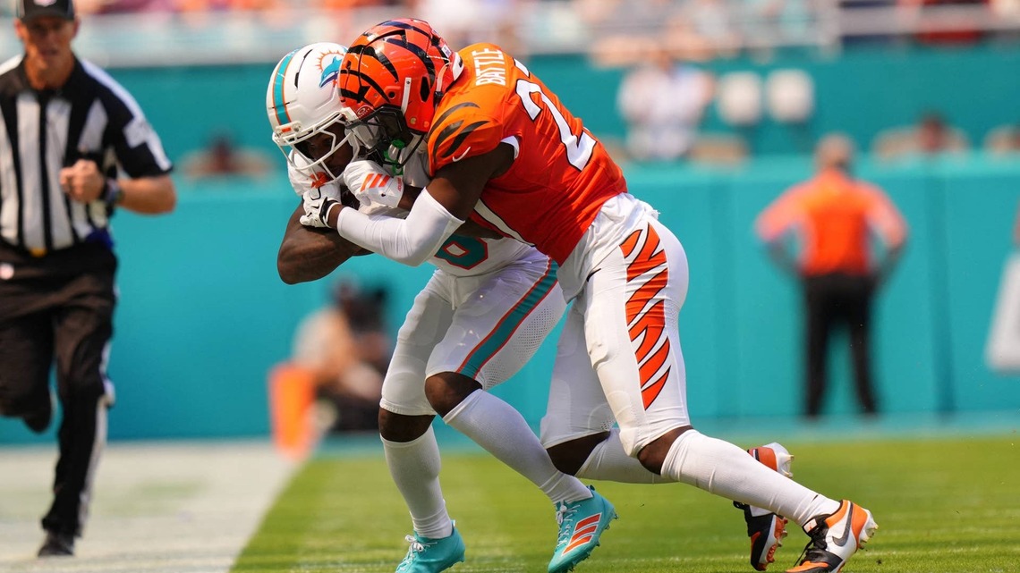 Dolphins Position-Group Report: Running Game Shines, Passing Game Falters 