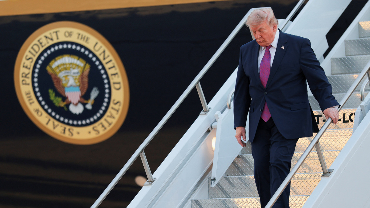 U.S. President Donald Trump deboards the new Air Force One, a plane gifted by Qatar, upon arrival at Ellsworth Air Force Base in Belle Fourche-Cheyenne Valleys, South Dakota, U.S., July 3, 2026. REUTERS/Kylie Cooper