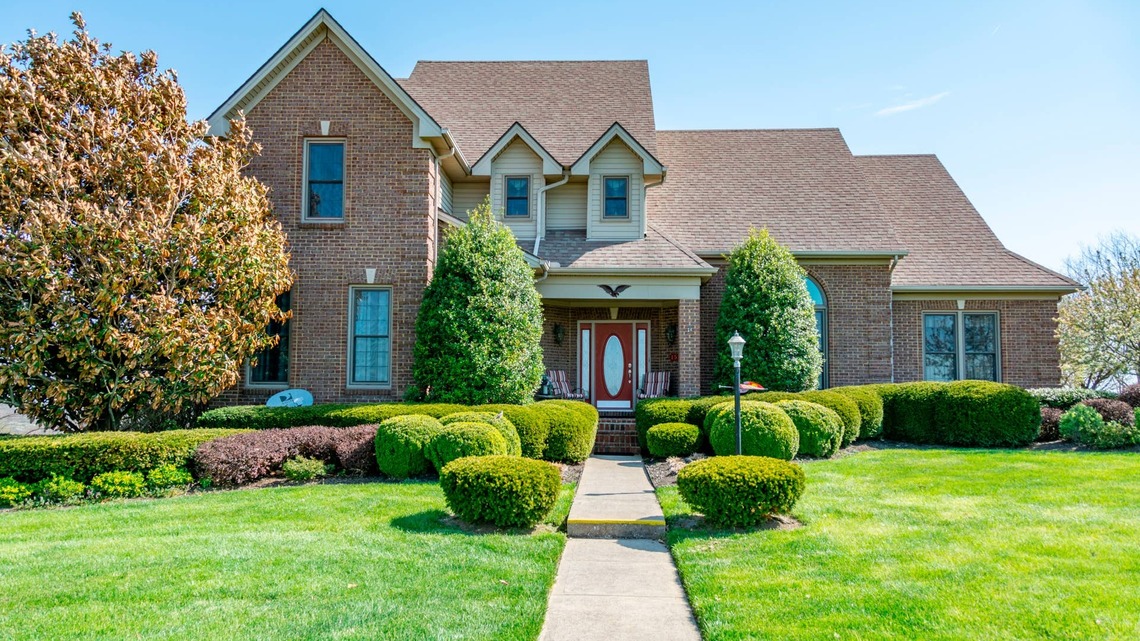 7 Low-Maintenance Landscaping Ideas That Double Your Curb Appeal