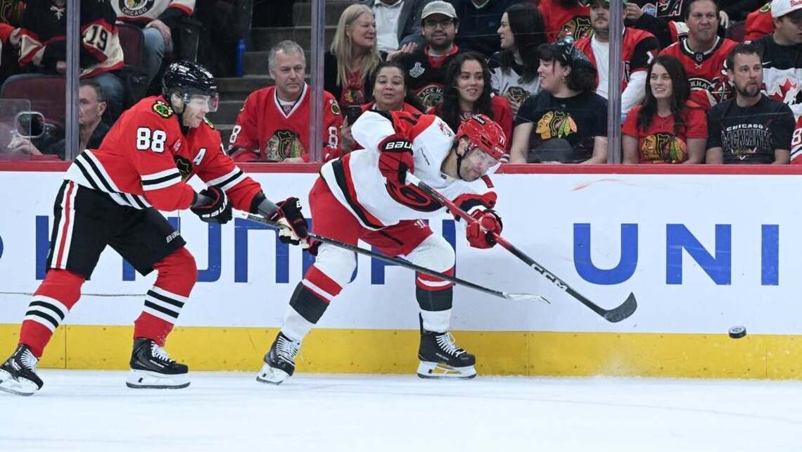 Big second period propels Hurricanes past Blackhawks