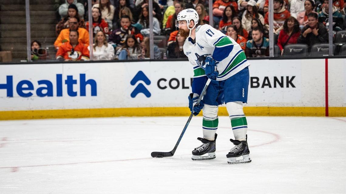 NHL roundup: Ducks still in playoff hunt despite OT loss to Canucks