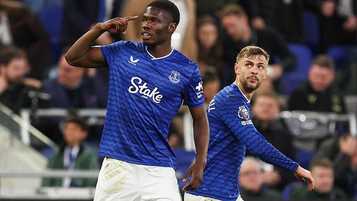  Everton are pushing to play in Europe next season. | Lee Parker/CameraSport/Getty Images 