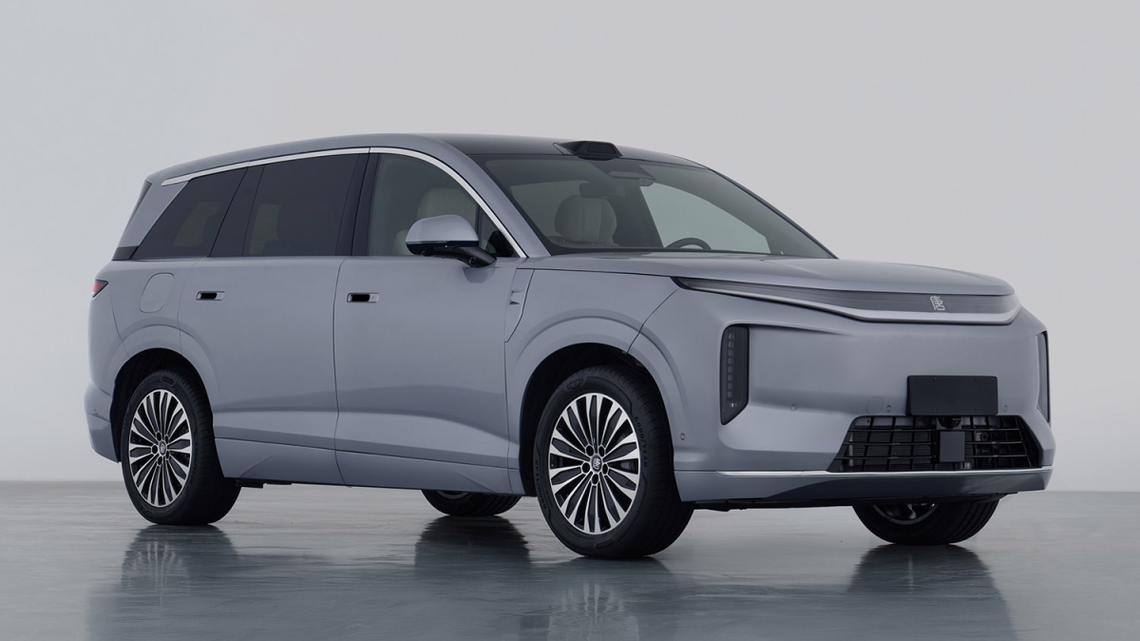 BYD's Flagship SUV Leaks as a 784-HP, Ultra-Luxury Land Cruiser Rival 