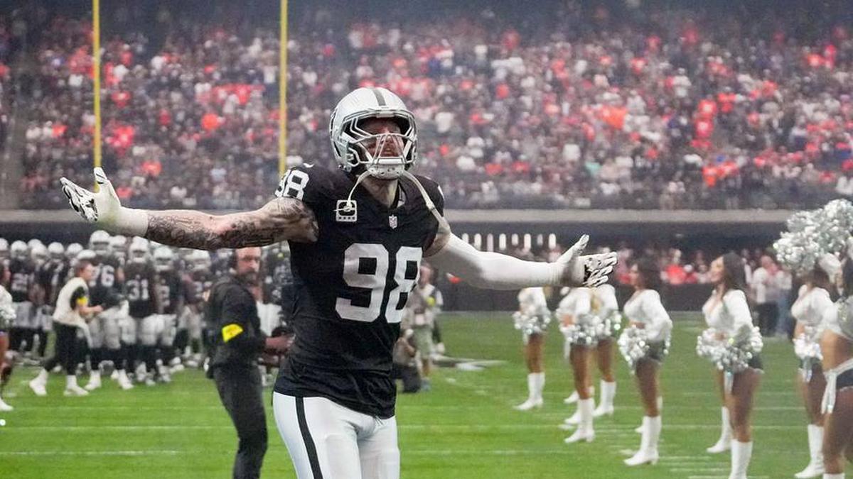  Dec 7, 2025; Paradise, Nevada, USA; Las Vegas Raiders defensive end Maxx Crosby (98) takes the field prior to a game against the Denver Broncos at Allegiant Stadium. Mandatory Credit: Kirby Lee-Imagn Images | Kirby Lee-Imagn Images 