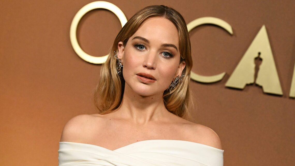 Get Jennifer Lawrence's $5K+ Airport Tote Look for Only $36 on Amazon 