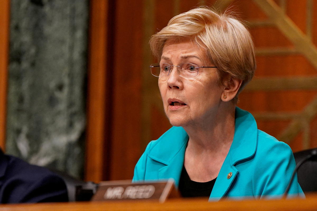 FILE PHOTO: Senate Banking Committee ranking member Senator Elizabeth Warren (D-MA) speaks, as Kevin Warsh, (not pictured) U.S. President Donald Trump's nominee to be next chair of the Federal Reserve, attends a Senate Banking Committee confirmation hearing to testify, on Capitol Hill in Washington, D.C., U.S., April 21, 2026. REUTERS/Elizabeth Frantz/File Photo