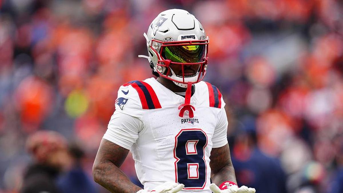  Jan 25, 2026; Denver, CO, USA; New England Patriots wide receiver Stefon Diggs (8) practices before the 2026 AFC Championship Game at Empower Field at Mile High. Mandatory Credit: Ron Chenoy-Imagn Images | Ron Chenoy-Imagn Images 