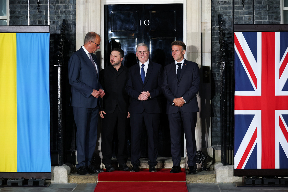 British Prime Minister Keir Starmer, Ukrainian President Volodymyr Zelenskiy, French President Emmanuel Macron and German Chancellor Friedrich Merz meet at 10 Downing Street, in London, Britain, June 7, 2026. REUTERS/Isabel Infantes