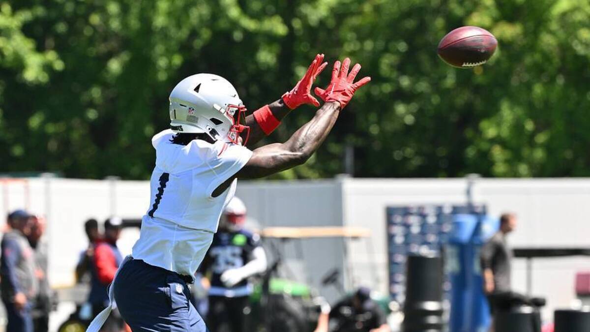  Jun 9, 2026; Foxborough, MA, USA; New England Patriots wide receiver A.J. Brown (1) makes a catch at minicamp at Gillette Stadium. Mandatory Credit: Eric Canha-Imagn Images | Eric Canha-Imagn Images 