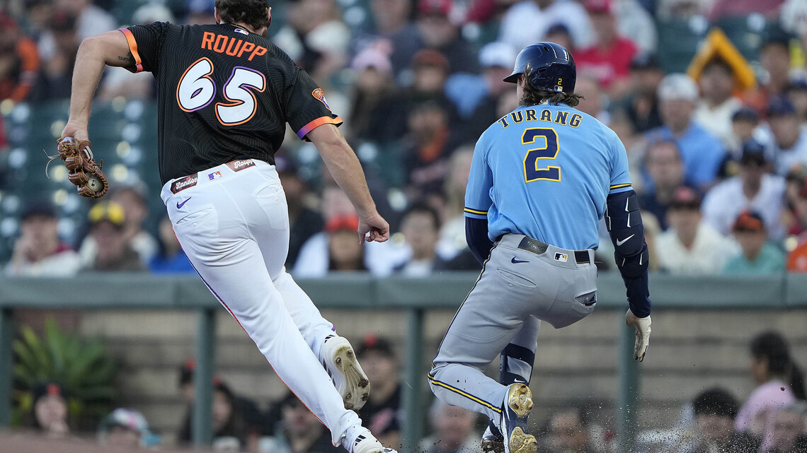 Roupp's rough outing sets tone for SF Giants' loss to Brewers 