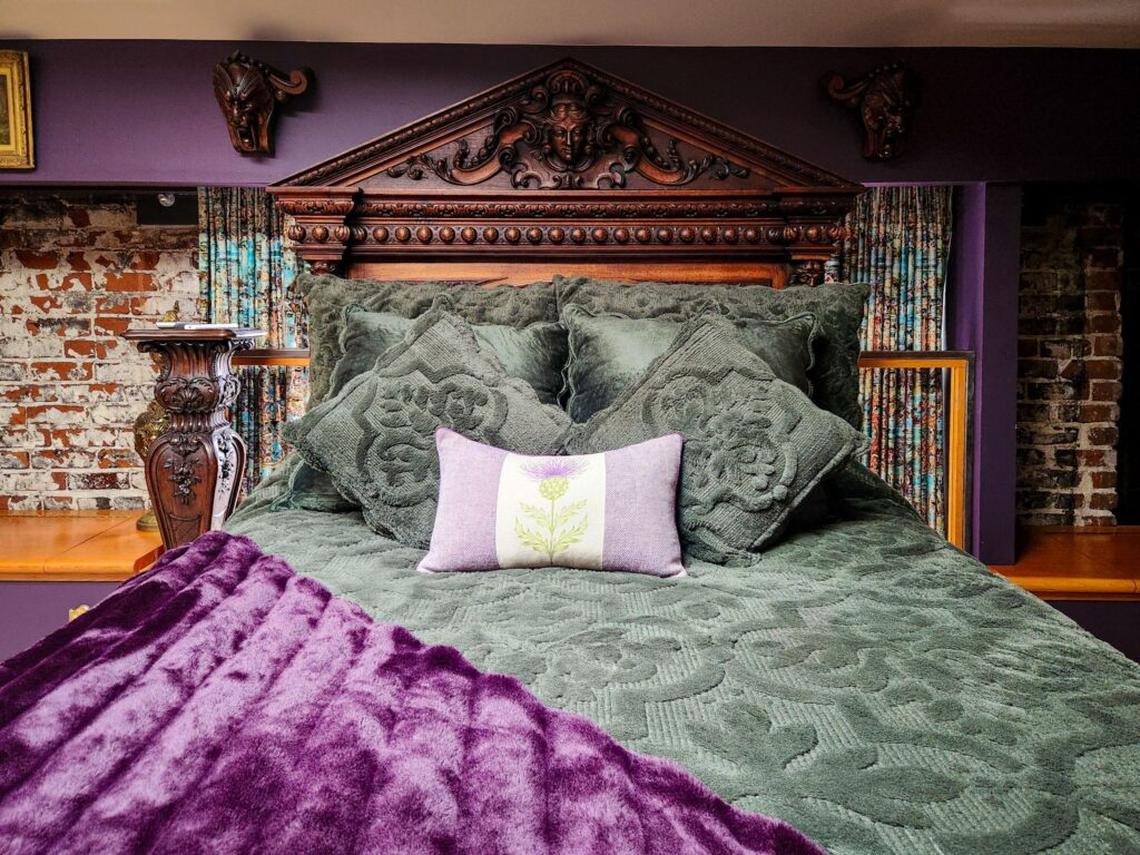  Rich textures and Victorian furniture create an indulgent atmosphere at Thistledown on Oak. Photo credit: June Russell-Chamberlin 