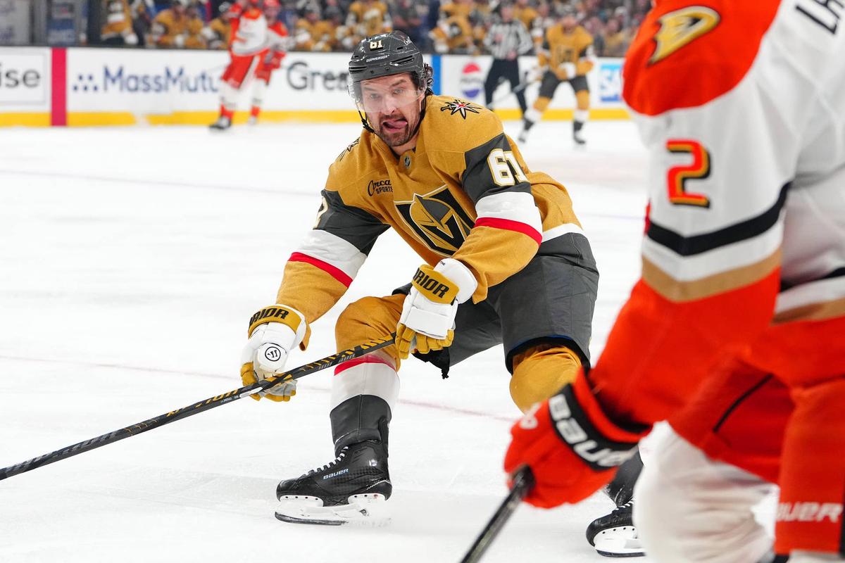  Vegas Golden Knights right wing Mark Stone (61) skates against the Anaheim Ducks. Stephen R. Sylvanie-Imagn Images
