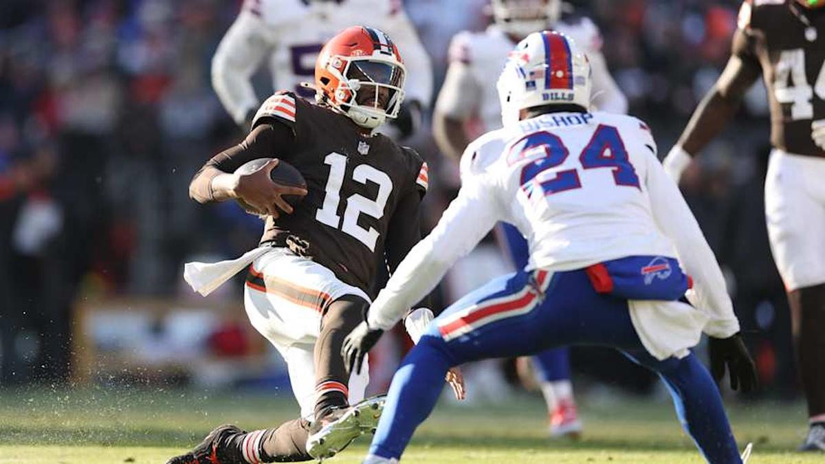  Dec 21, 2025; Cleveland, Ohio, USA; Cleveland Browns quarterback Shedeur Sanders (12) carries the ball against the Buffalo Bills during the second half at Huntington Bank Field. Mandatory Credit: Scott Galvin-Imagn Images | Scott Galvin-Imagn Images 