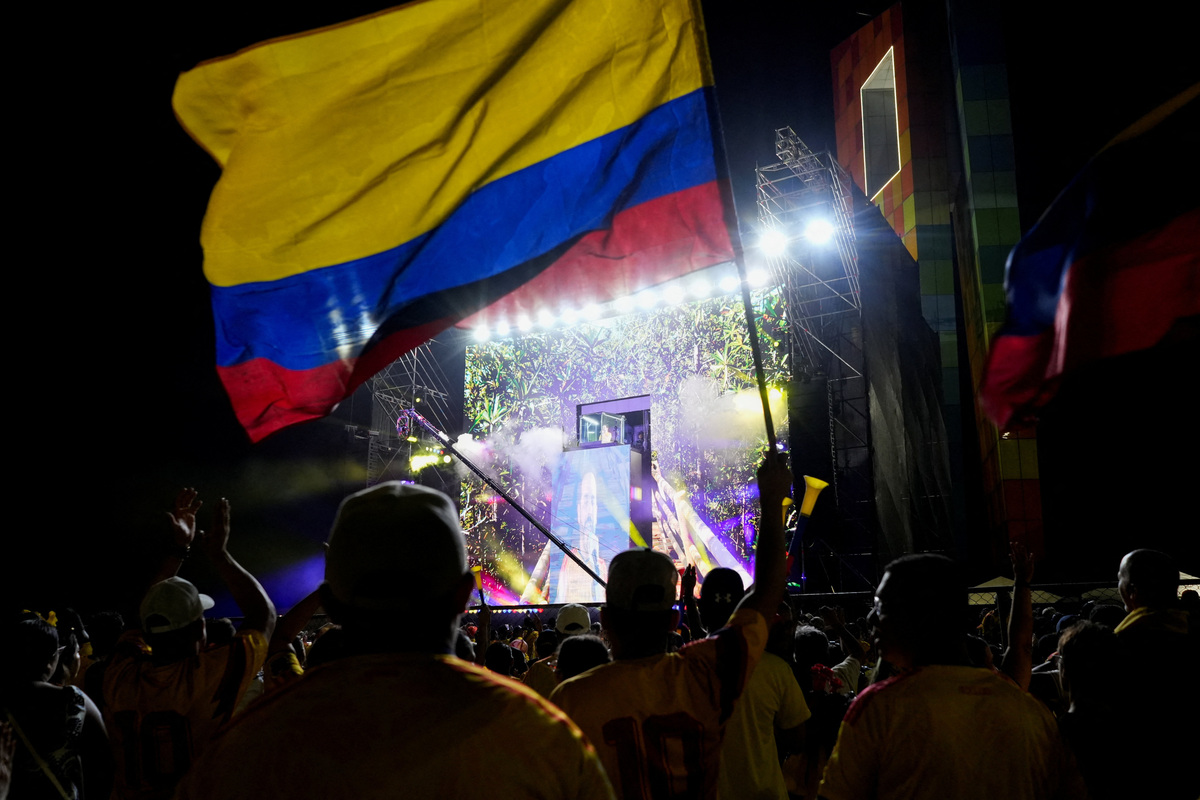 Colombia's right-wing presidential candidate Abelardo De La Espriella addresses supporters after the preliminary runoff results against leftist candidate Ivan Cepeda, in Barranquilla, Colombia, June 21, 2026. REUTERS/Charlie Cordero