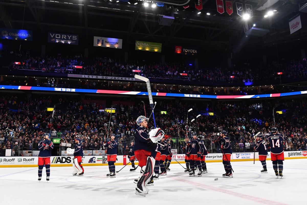  COLUMBUS, OH - APRIL 28: The Columbus Blue Jackets raise their sticks and salute the fans after a 5-2 win over the Tampa Bay Lightning at Nationwide Arena on April 28, 2022 in Columbus, Ohio. (Photo by Ben Jackson/NHLI via Getty Images) 