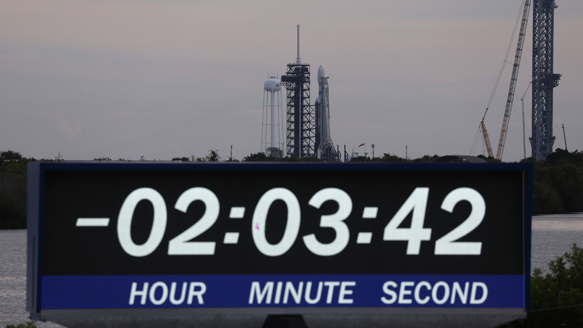 SpaceX Falcon Heavy tops double launch day with midnight sonic booms 