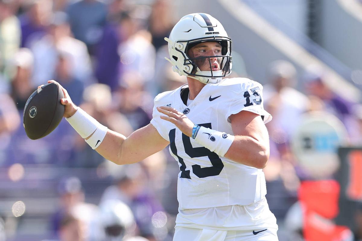  EVANSTON, ILLINOIS - SEPTEMBER 30: Drew Allar #15 of the Penn State Nittany Lions throws a pass against the Northwestern Wildcats during the first half at Ryan Field on September 30, 2023 in Evanston, Illinois. (Photo by Michael Reaves/Getty Images) 