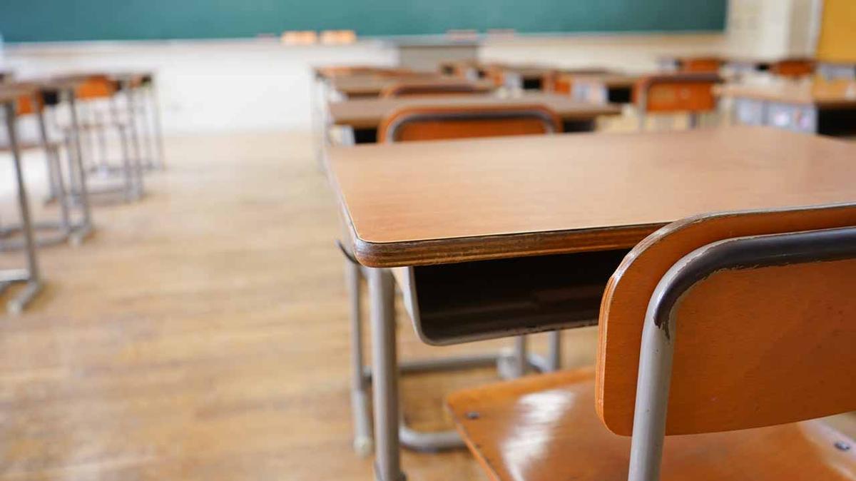 Conservatives tighten grip on Kennewick School Board. Their stand on flags, book bans