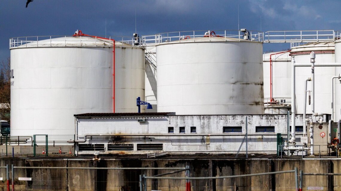 IEA warns of sharp drop in global oil stocks due to Hormuz Strait closure 