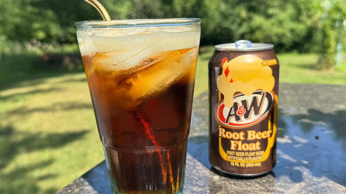 I Tried A&W's New Root Beer Float Soda, and It Surprised Me in the Best Way Possible 