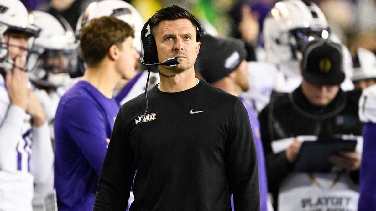  Dec 20, 2025; Eugene, OR, USA; James Madison Dukes head coach Bob Chesney looks on during the second quarter against the Oregon Ducks at Autzen Stadium. Mandatory Credit: Troy Wayrynen-Imagn Images | Troy Wayrynen-Imagn Images 