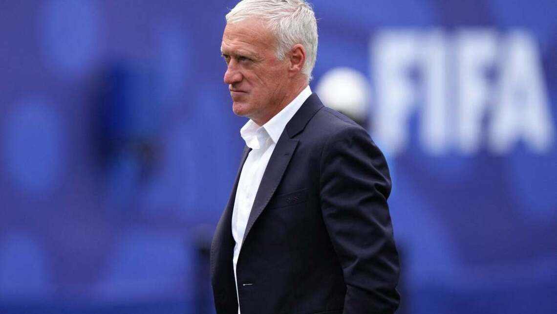 Didier Deschamps rejoining France after attending mother's funeral 