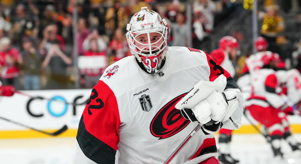  Hurricanes Face Difficult Call For Starting Goalie Against Golden Knights In Game 4 