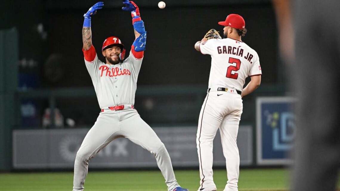 Down to last out, Phillies explode for 8 runs to stun Nationals 