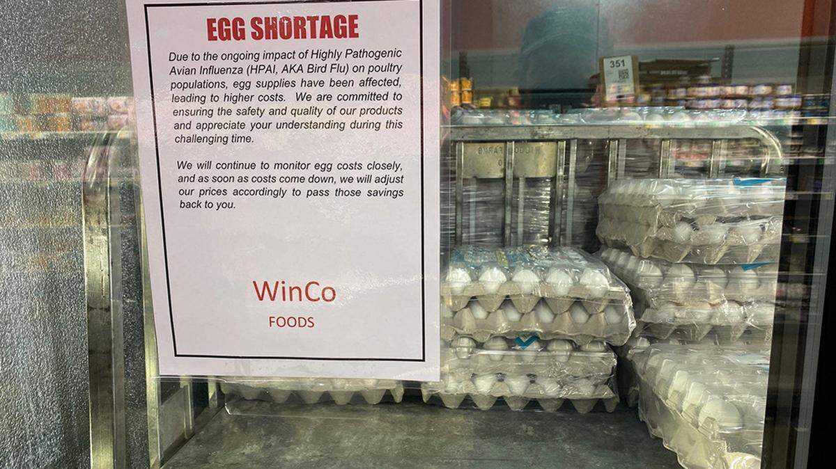 A sign at WinCo Foods in Ventura, California, on Dec. 29, 2024, addresses why the bird flu has sent egg prices rising.