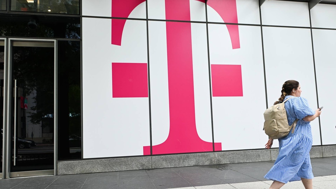 T-Mobile plans to limit customer discounts with new phone plans