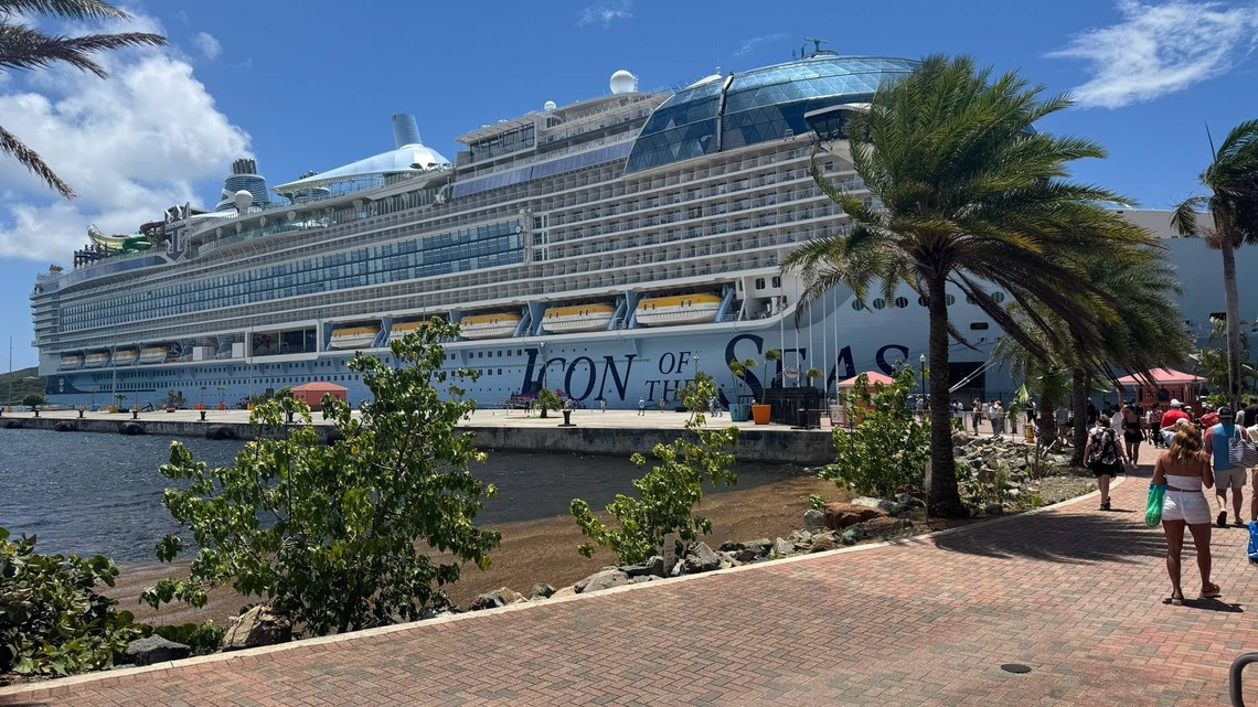 Royal Caribbean's Icon of the Seas Leaves Miami After Dark