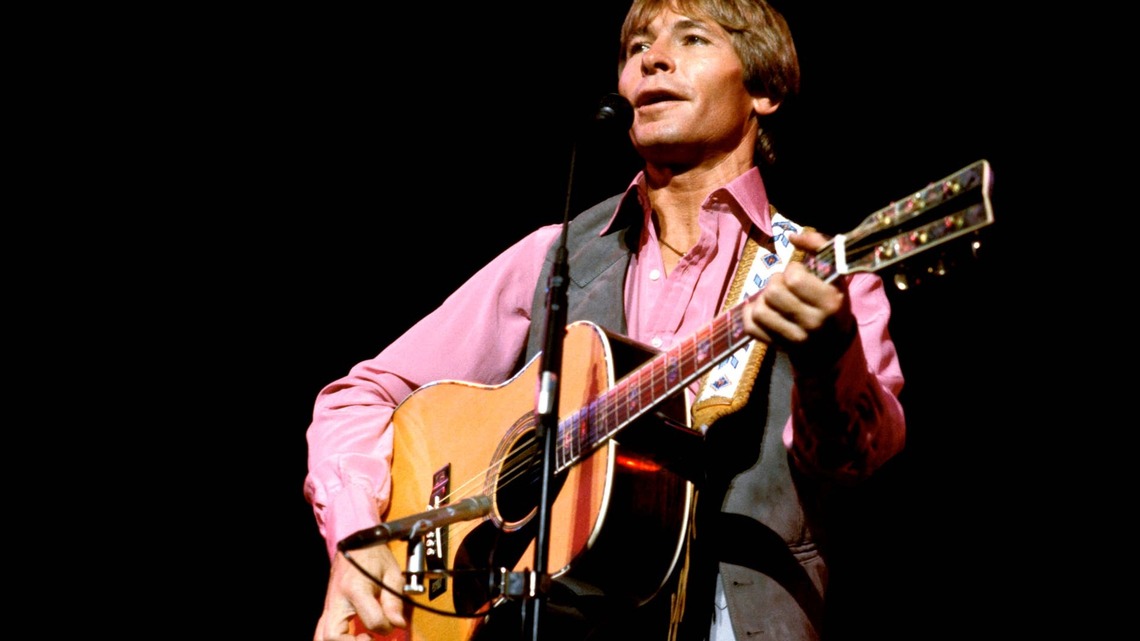 ‘Take Me Home Country Roads' Was Written for Johnny Cash in 1970 and John Denver Heard It; He Performed It 24 Hours Later to a 5-Minute Standing Ovation 