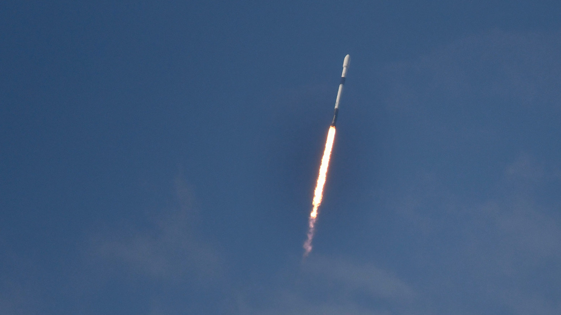 SpaceX Florida rocket launch. What time does Falcon 9 lift off? 