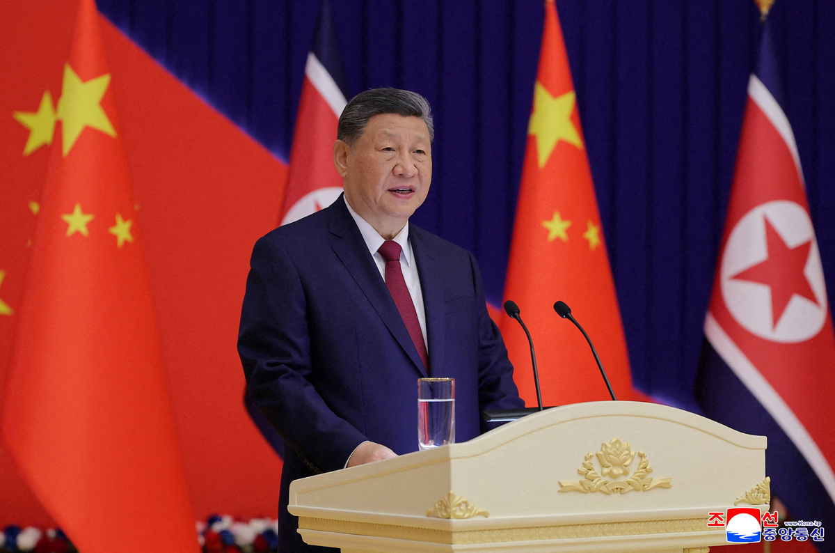 Chinese President Xi Jinping speaks during a banquet hosted by North Korean leader Kim Jong Un, amid Xi's state visit, in Pyongyang, North Korea, June 8, 2026, in this picture released by North Korea's official Korean Central News Agency.   KCNA via REUTERS