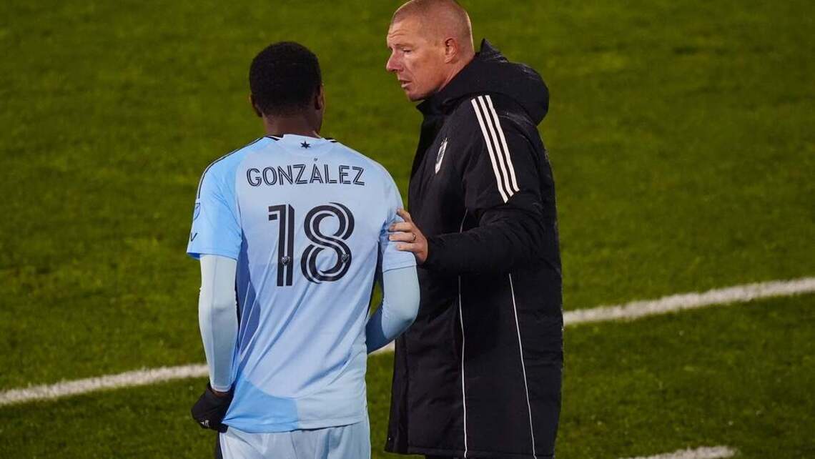 Clinging to playoff hopes, Minnesota faces last-place Sporting KC 