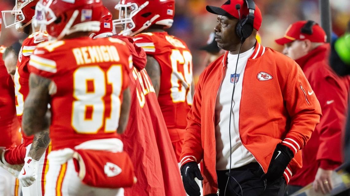 Chiefs DBs coach Dave Merritt arrested, charged with domestic battery 