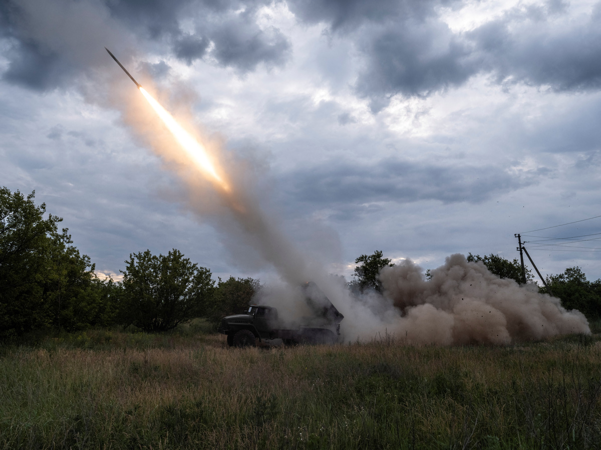 Servicemen of the 93rd Kholodnyi Yar Separate Mechanized Brigade of the Ukrainian Armed Forces fire a BM-21 Grad multiple launch rocket system towards Russian troops, amid Russia's attack on Ukraine, near the frontline town of Kostiantynivka, Ukraine, June 4, 2026. Iryna Rybakova/Press Service of the 93rd Kholodnyi Yar Separate Mechanized Brigade of the Ukrainian Armed Forces/Handout via REUTERS/File Photo