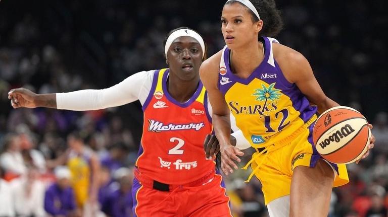 Dearica Hamby (27 points, 15 rebounds) steers Sparks past Mercury 
