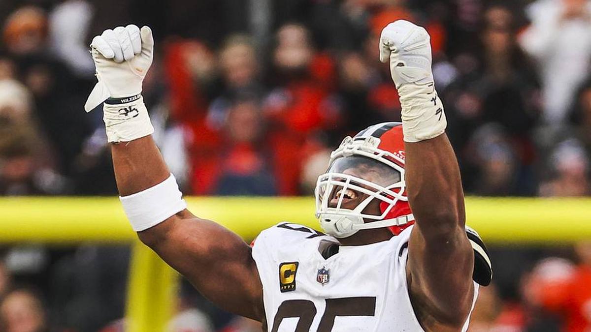  Browns defensive end Myles Garrett set the NFL record for sacks in a single season with 23 in 2025. | Joseph Maiorana-Imagn Images 